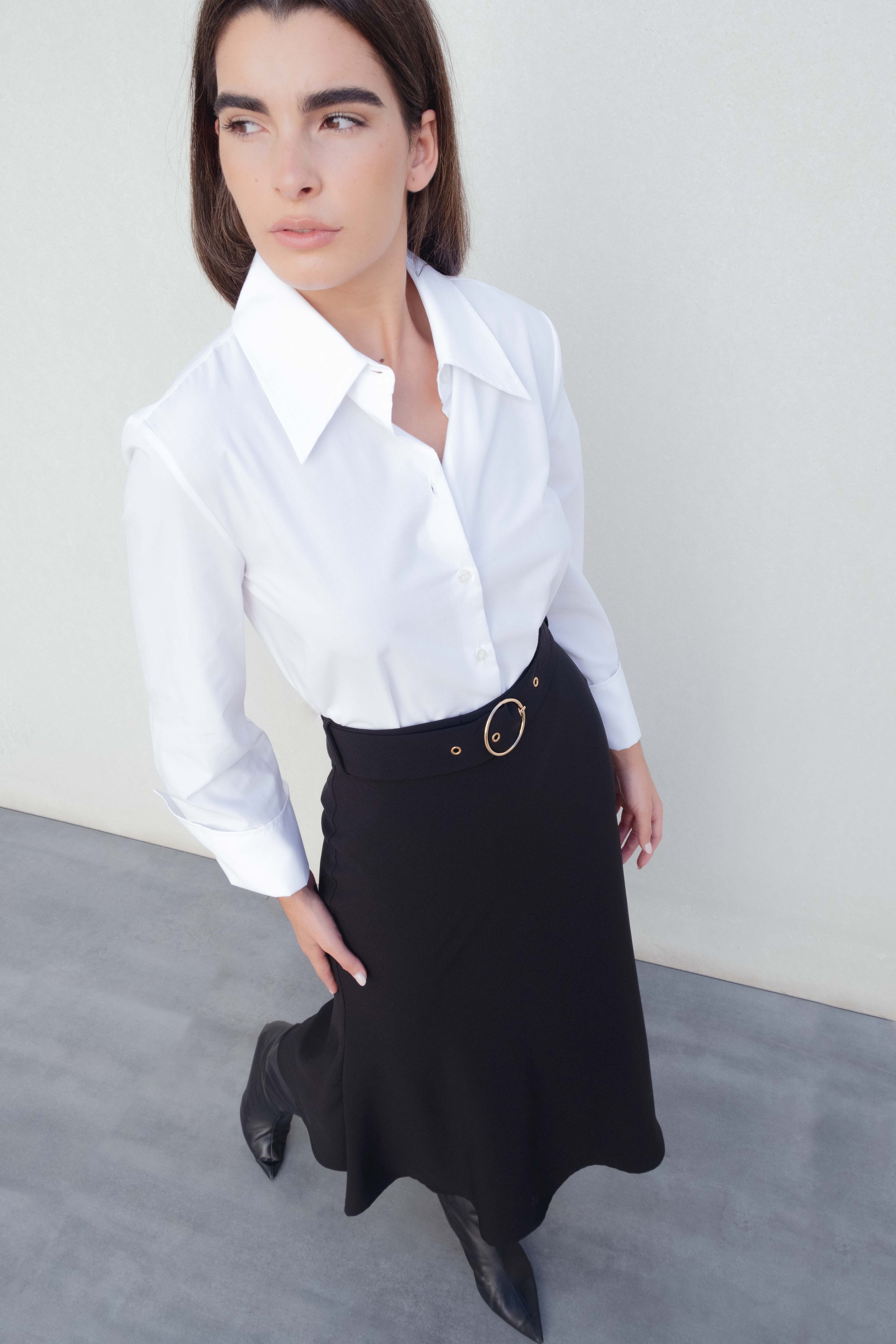 FALDA MIDI CON CINTURON