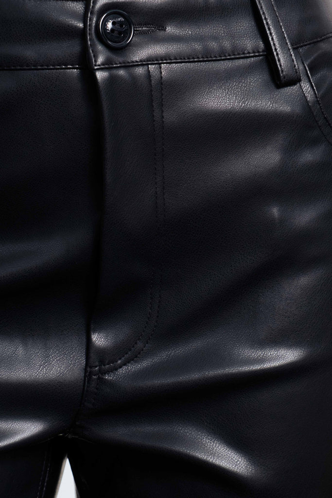 PANTALON EFECTO PIEL