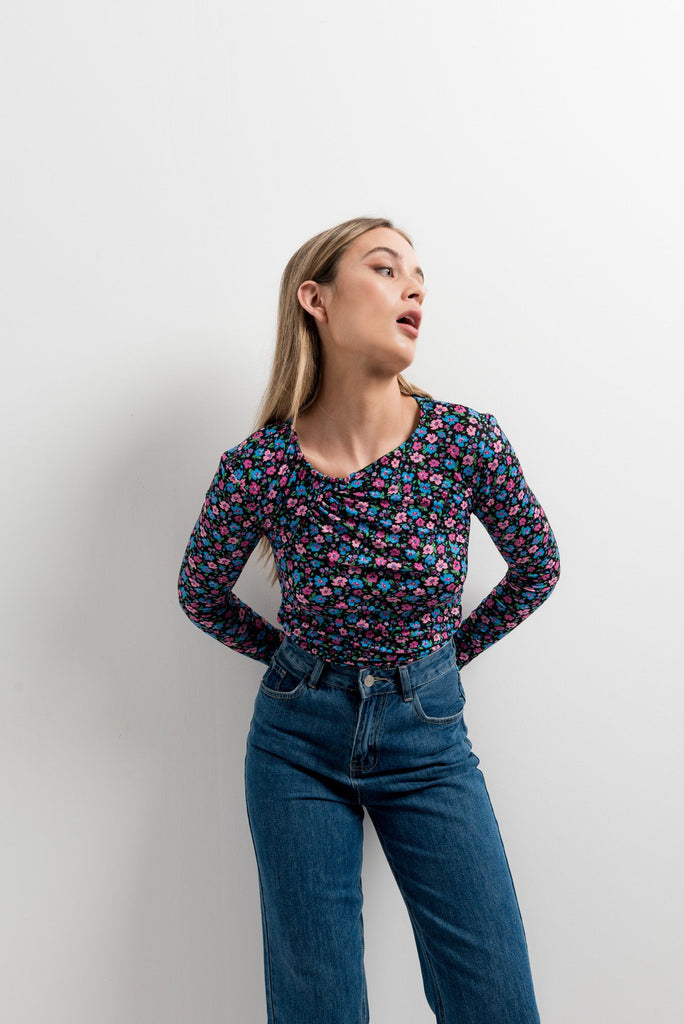 CAMISETA ASIMETRICA FLORES